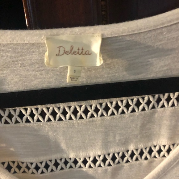 Deletta from Anthropologie top - Picture 2 of 8